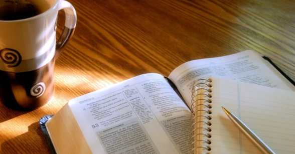 12733-Bible_Devotional_Coffee.800w.tn